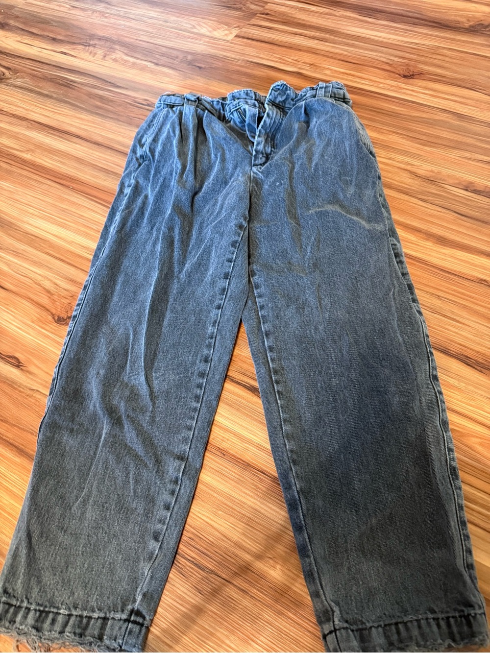 BDG Relaxed Straight-Leg Jeans in Washed Blue